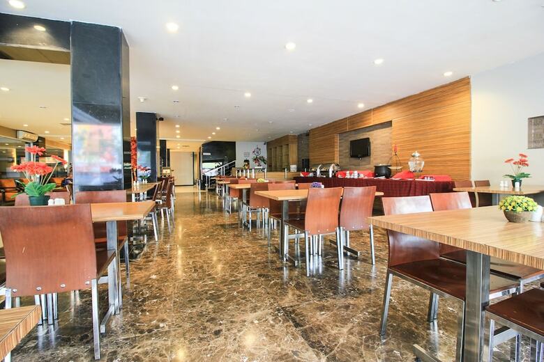 Oyo 1729 I-shine Hotel