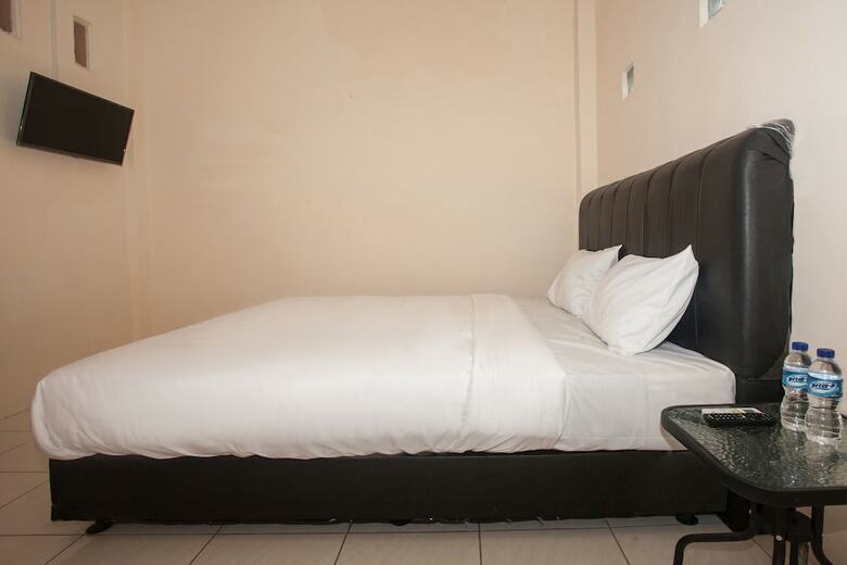 Hostal Oyo 1752 Hotel Wisata