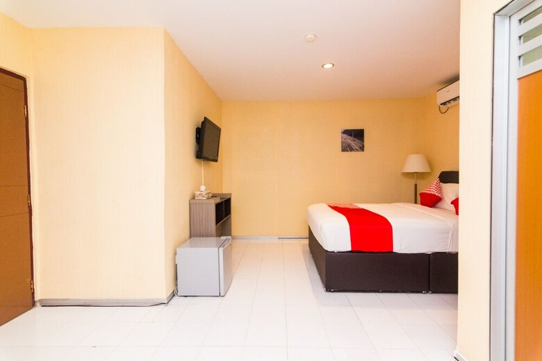 Oyo 1771 Zeke Hotel
