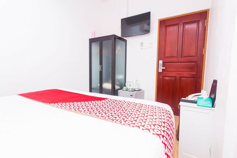 Oyo 1771 Zeke Hotel