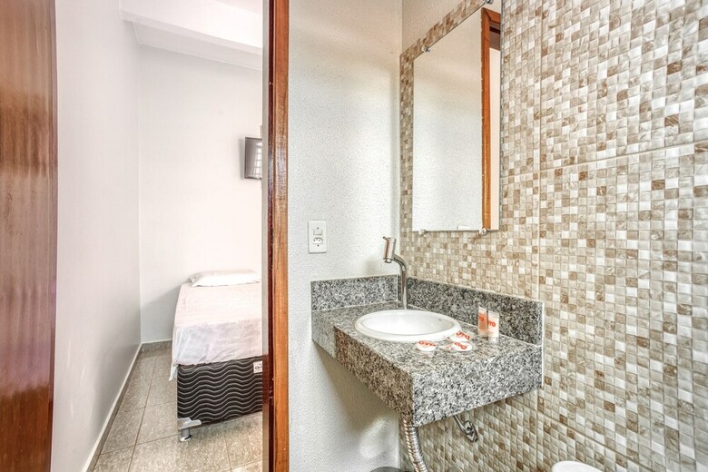 Oyo Hotel Tropical