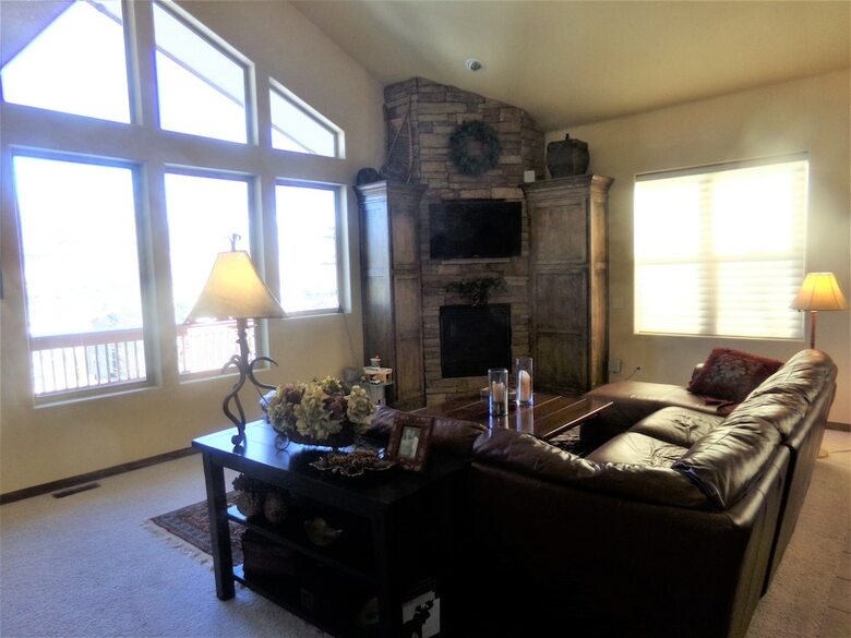 Fawn Townhome 4 Bed 3 Bath Htjp4