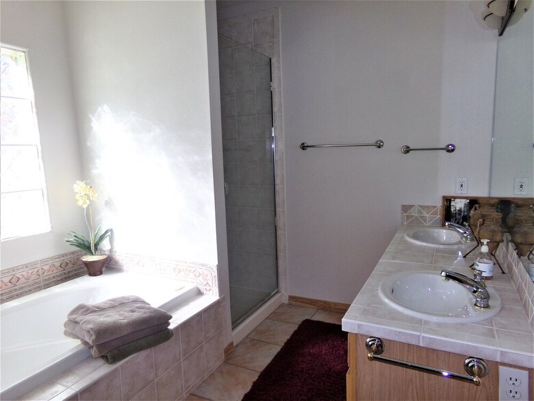 Fawn Townhome 4 Bed 3 Bath Htjp4