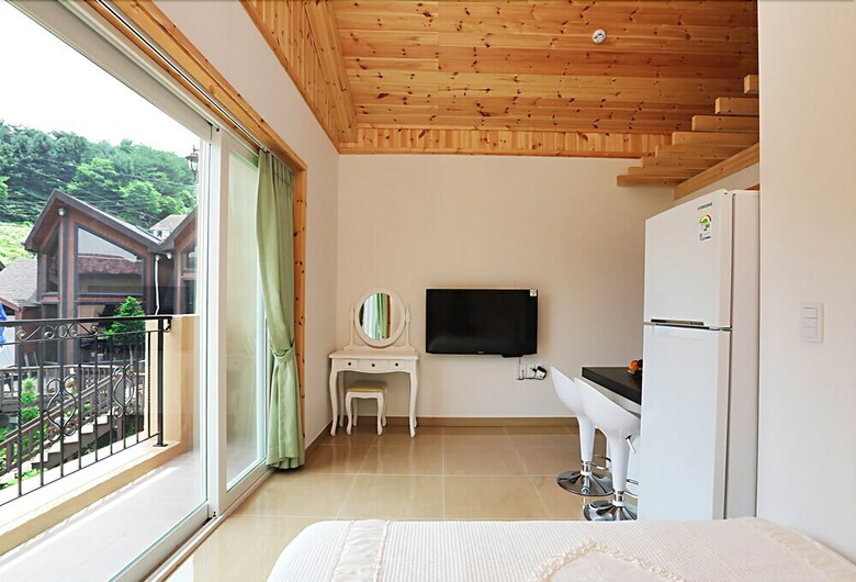 Muju Island Pension