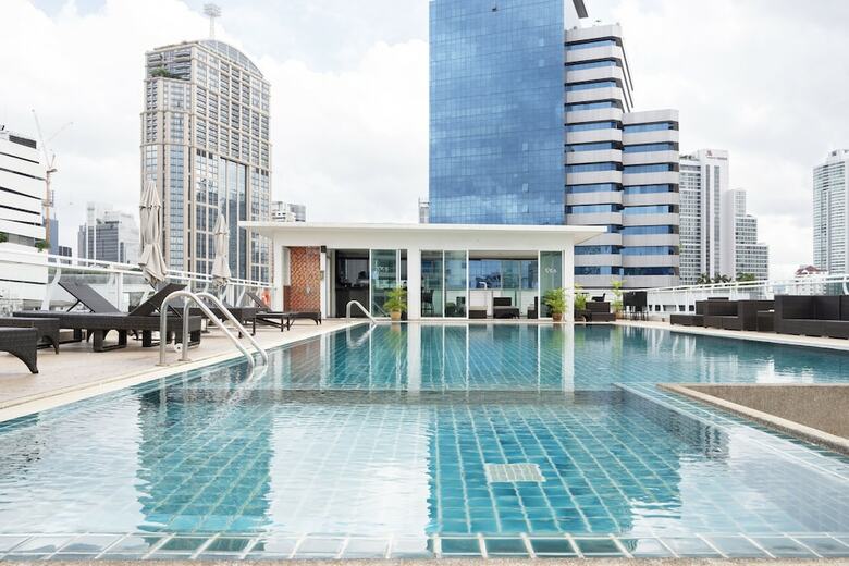 Hotel Clover Haus Sukhumvit 33 By Favstay