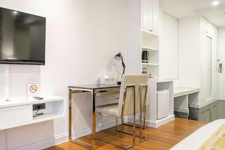Hotel Clover Haus Sukhumvit 33 By Favstay