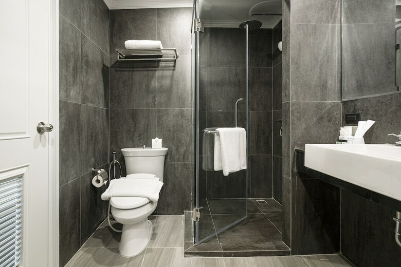 Hotel Clover Haus Sukhumvit 33 By Favstay