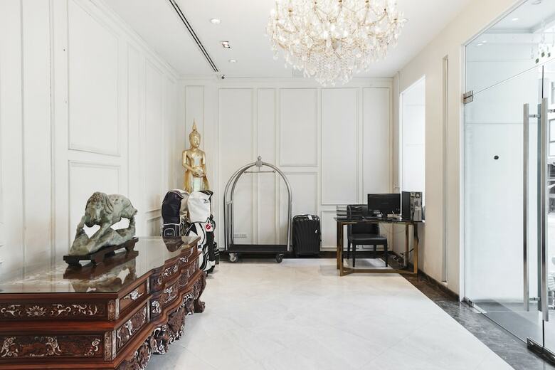 Hotel Clover Haus Sukhumvit 33 By Favstay