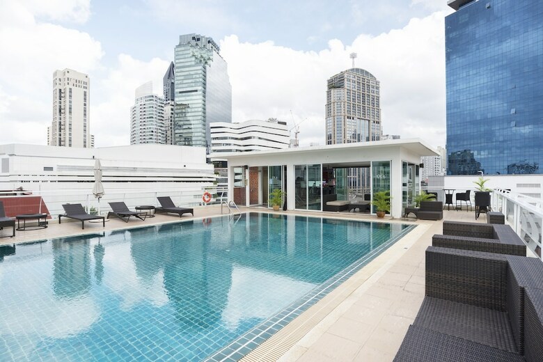 Hotel Clover Haus Sukhumvit 33 By Favstay