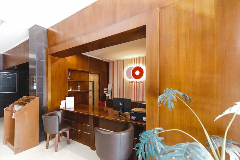Hostal Capital O 2009 Hotel Charisma Marine