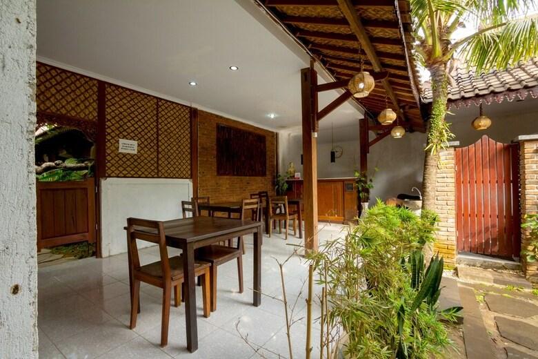 Hostal Oyo 2068 Abhaya Mudra Homestay