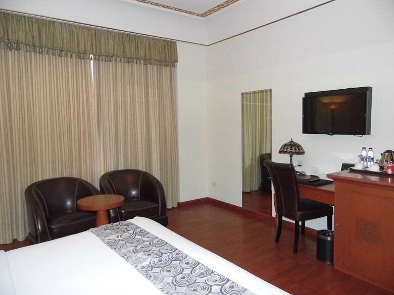 Platinum Hotel
