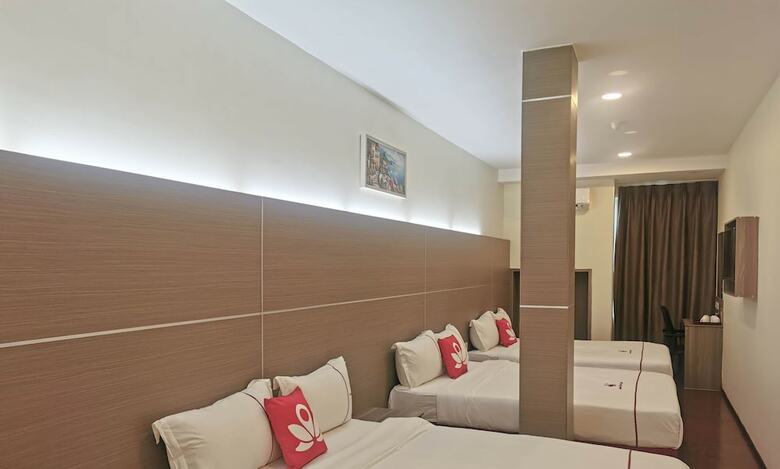 Hotel Zen Rooms Ambassador Residence
