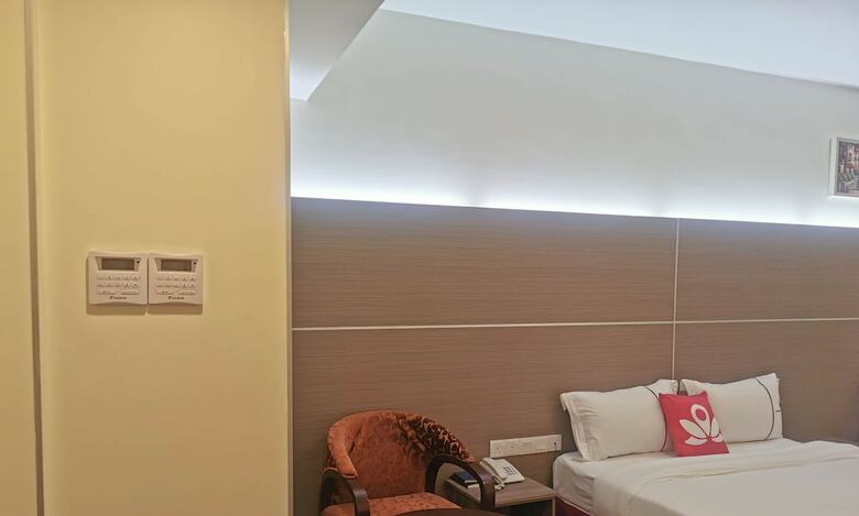 Hotel Zen Rooms Ambassador Residence