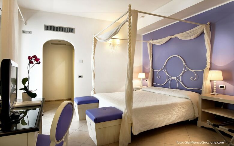 Hotel Mea - Aeolian Charme