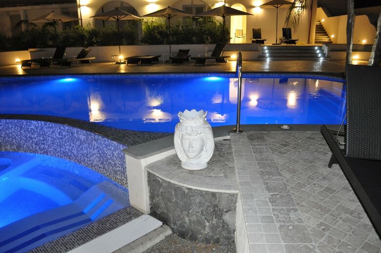 Hotel Mea - Aeolian Charme