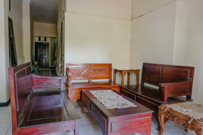 Hostal Spot On 1710 Sawojajar Inn