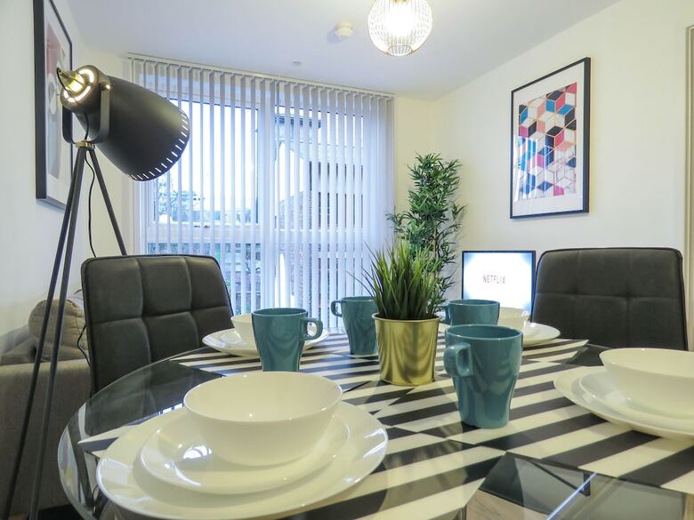 Apartamentos Tudors Esuites Birmingham Canalside With Gated Parking