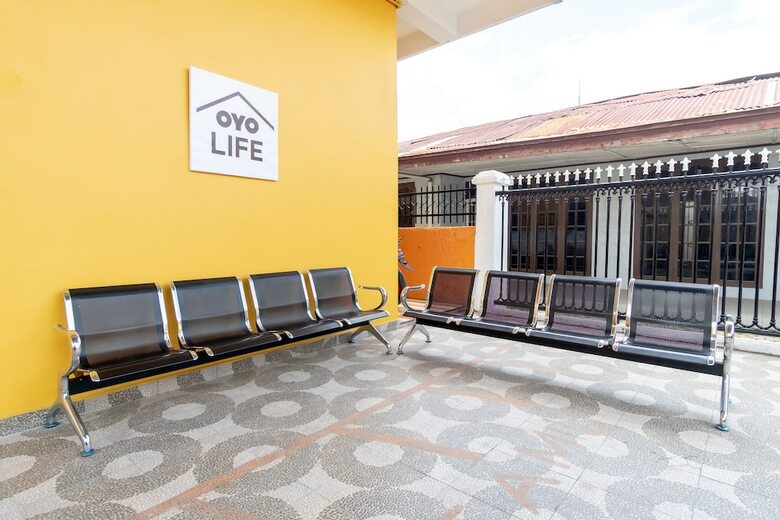 Hotel Oyo 2158 Arista Residence Syariah