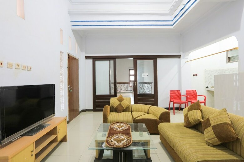 Hostal Spot On 1797 Narita Family Residence