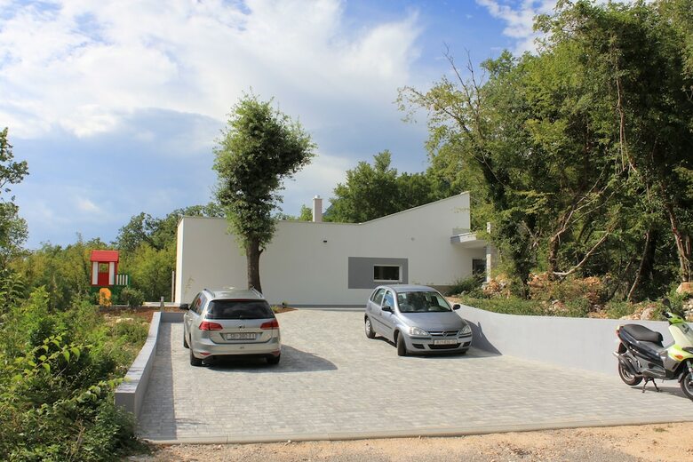 Holiday House Lovric