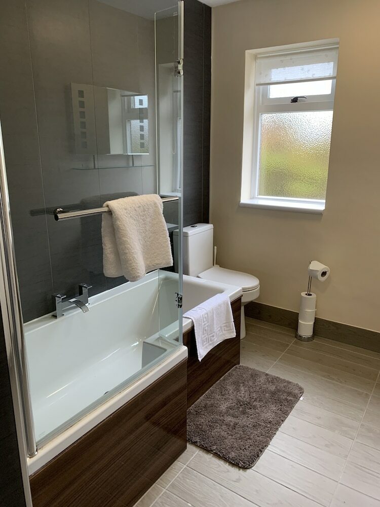 Hostal Uist Travel Accommodation