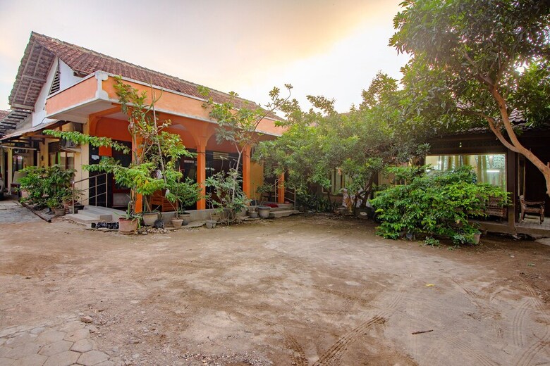 Hotel Oyo 1788 House 24