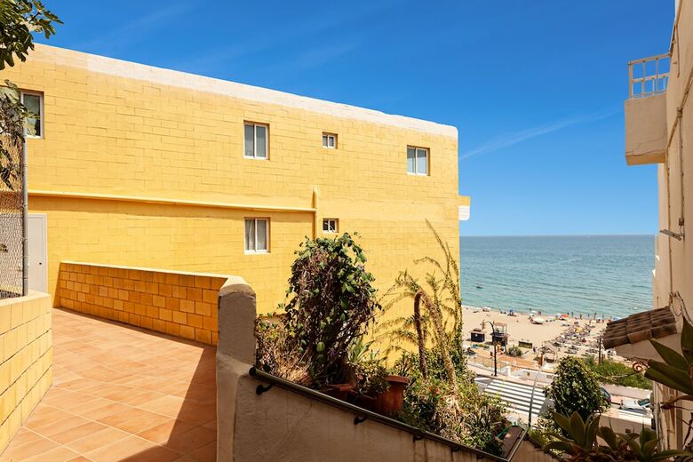 Apartamentos Apt - 100% Sea View 2 Min Walking To The Beach