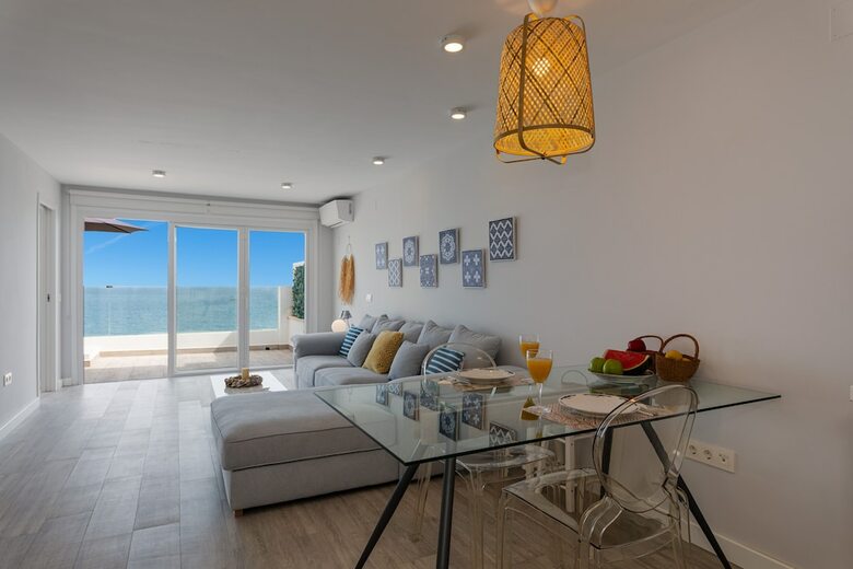 Apartamentos Apt - 100% Sea View 2 Min Walking To The Beach