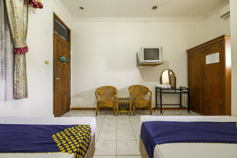 Hostal Spot On 1896 Hotel Mahkota Pantai