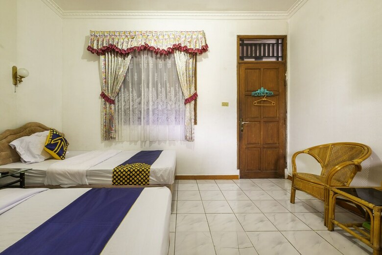 Hostal Spot On 1896 Hotel Mahkota Pantai