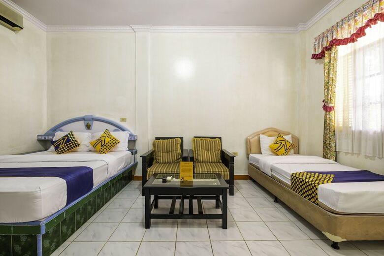 Hostal Spot On 1896 Hotel Mahkota Pantai