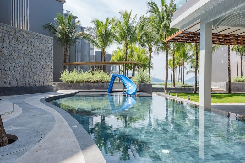 Hotel Oceanfront Beach Resort And Spa