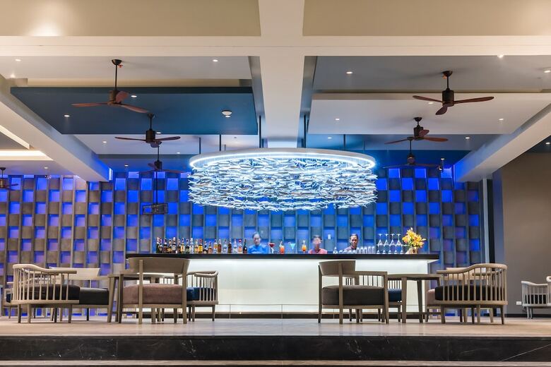 Hotel Oceanfront Beach Resort And Spa