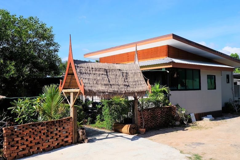 Hostal Oyo 503 Phuket Numnoi