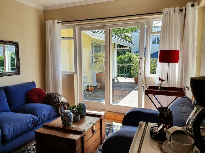 Hotel On Pinewood Guest House