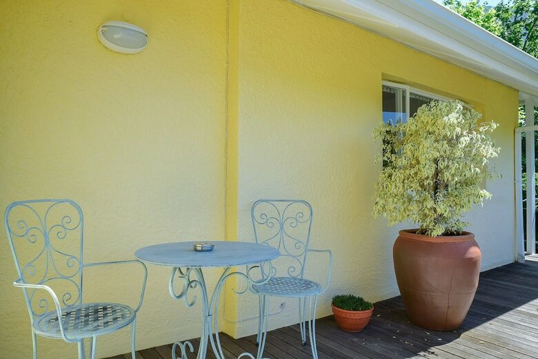 Hotel On Pinewood Guest House