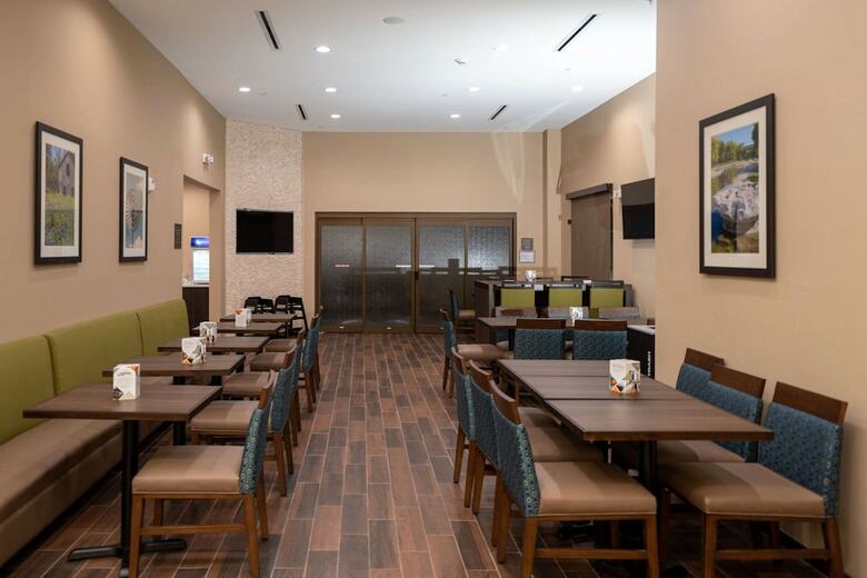 Hotel Comfort Suites
