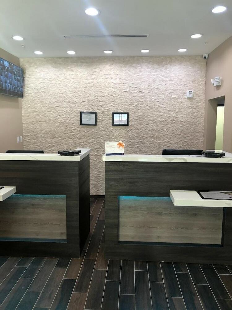 Hotel Comfort Suites