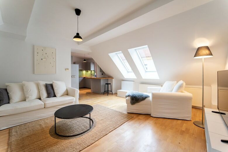 Rooftop Apartment Near Mariahilfstra�e - Free Garage