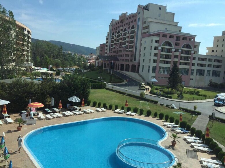 Apartment In Sunny Beach Plaza