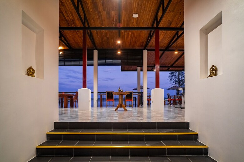 Hotel The Riviera Champasak