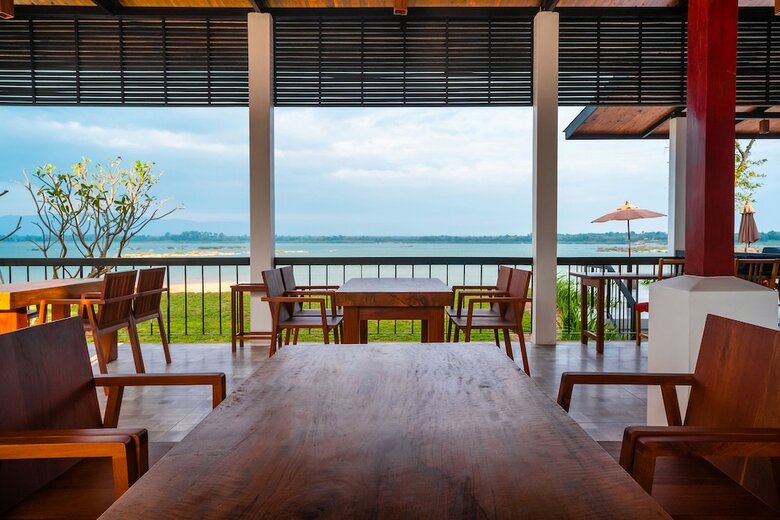 Hotel The Riviera Champasak