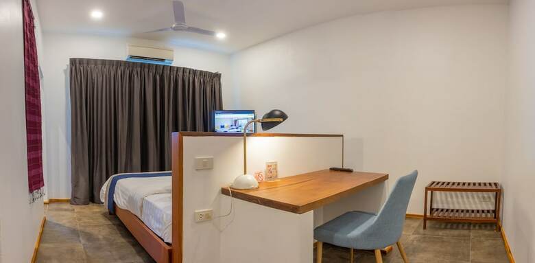 Hotel The Riviera Champasak