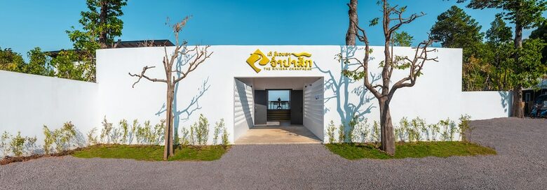 Hotel The Riviera Champasak