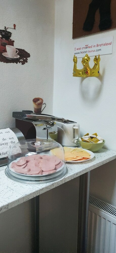 Hostal Art Hostel Taurus B&B