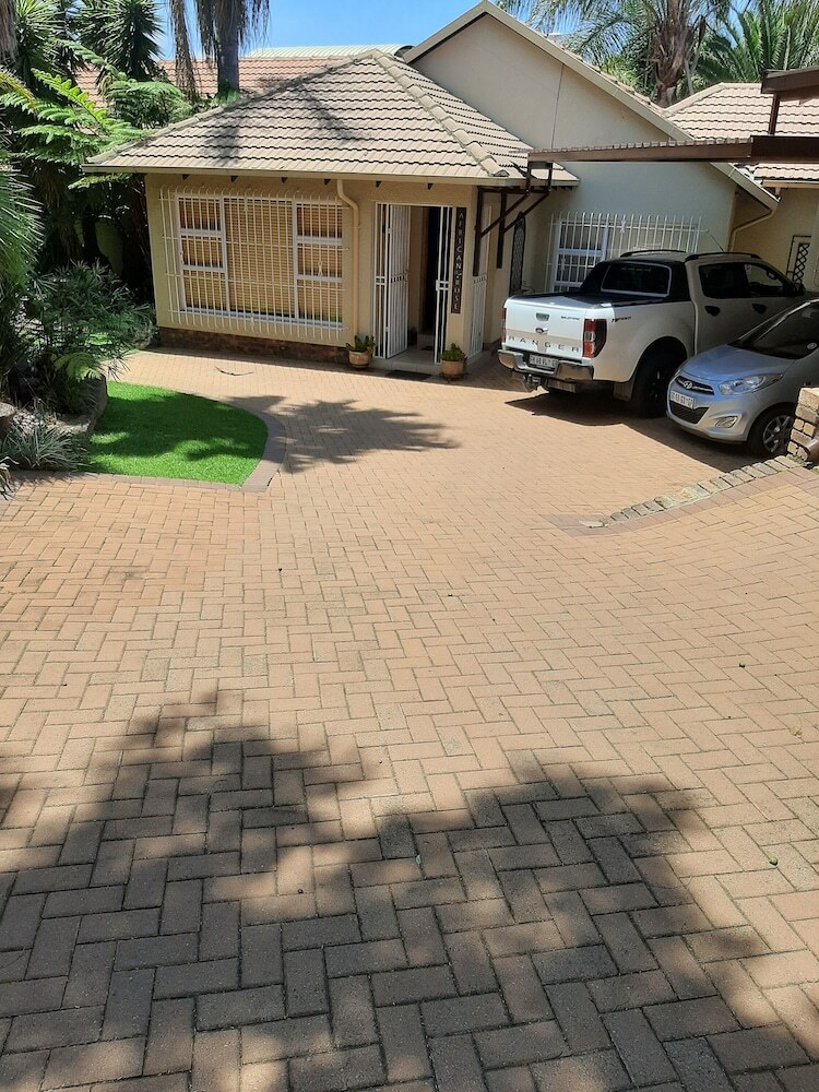 Hotel African Rose Guesthouse