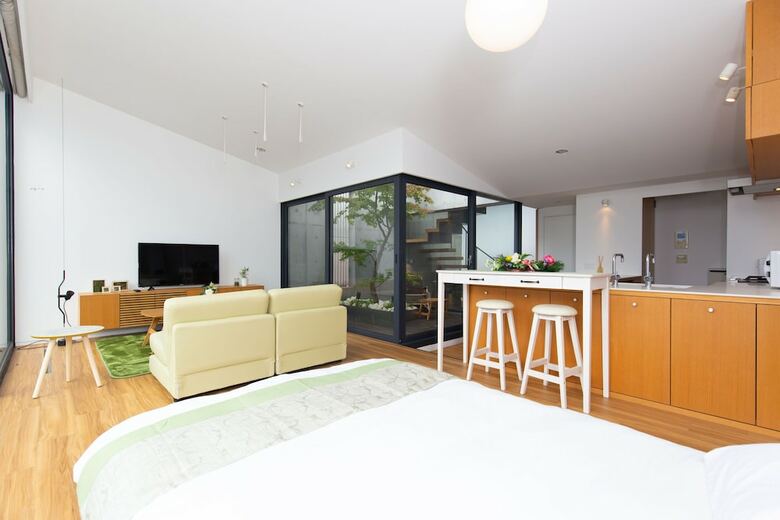 Apartamentos Grass Bldg