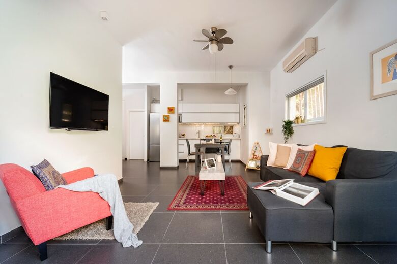 Apartamento Fantastic 2bd City Center Apt W Balcony
