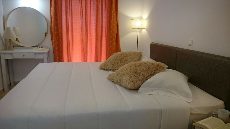 Aronis Apartments